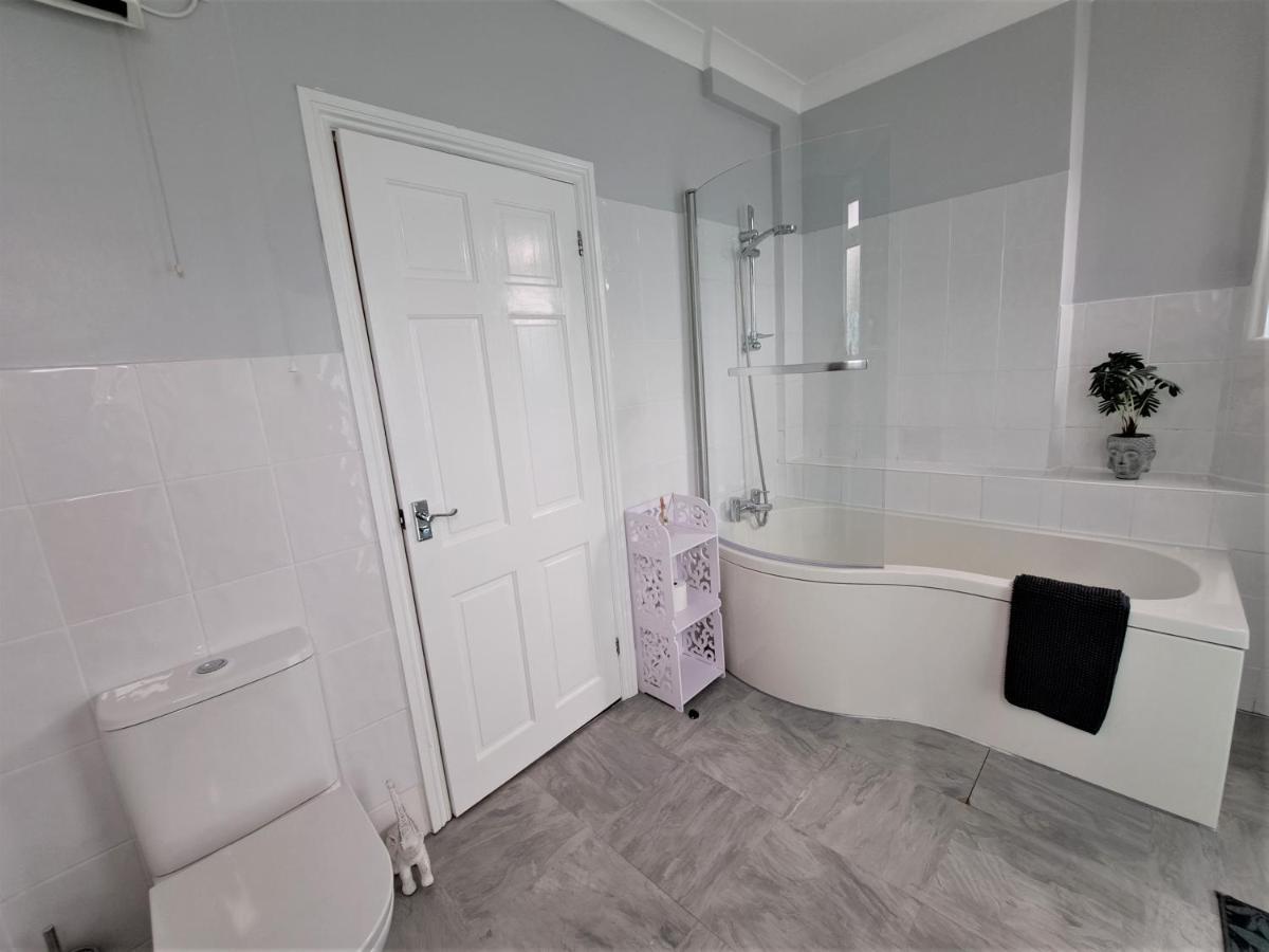 Large Flat Quite Location Modern And Well Equipped Swanage Exterior foto